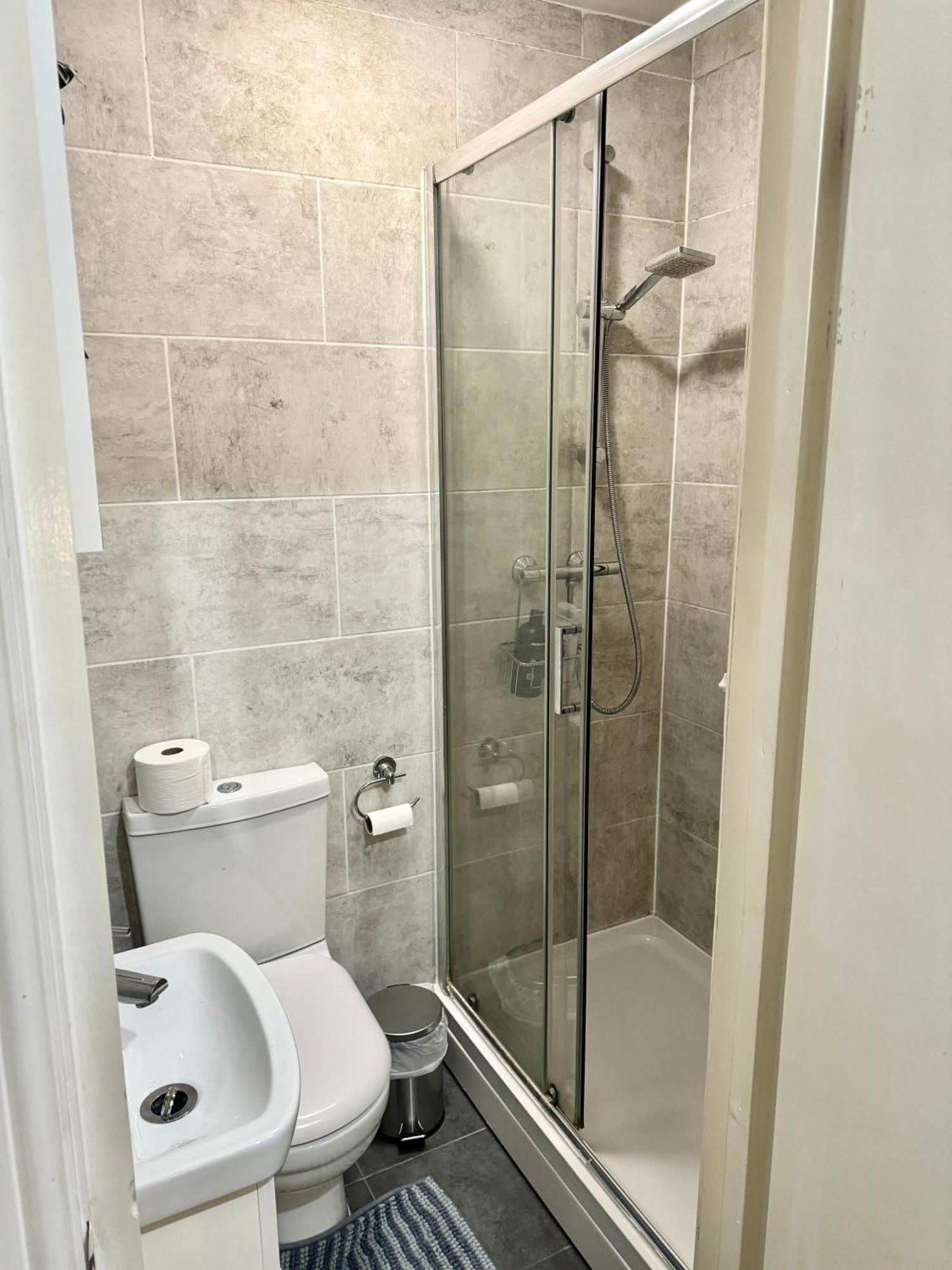 Modern En-Suite Rooms By Finsbury Park Station 8 Mins To King'S Cross By Tube Londyn Zewnętrze zdjęcie