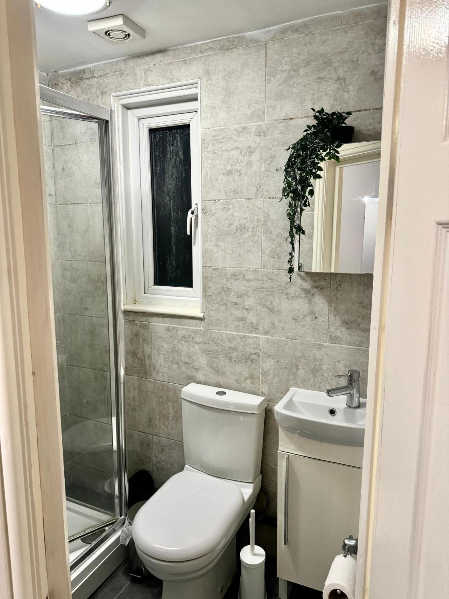 Modern En-Suite Rooms By Finsbury Park Station 8 Mins To King'S Cross By Tube Londyn Zewnętrze zdjęcie